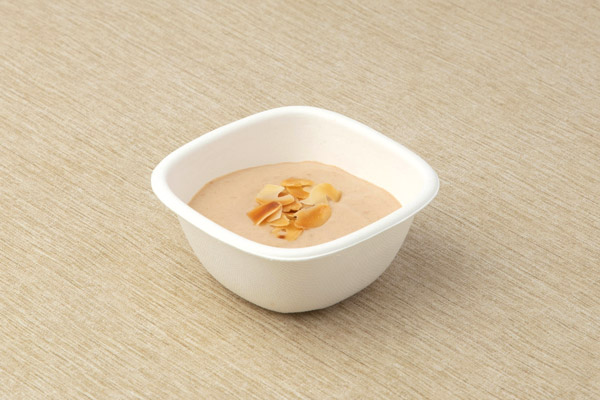  Date and praline panna cotta - Roasted almonds